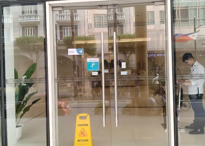 M & V Condotel Near International Airport * Manila